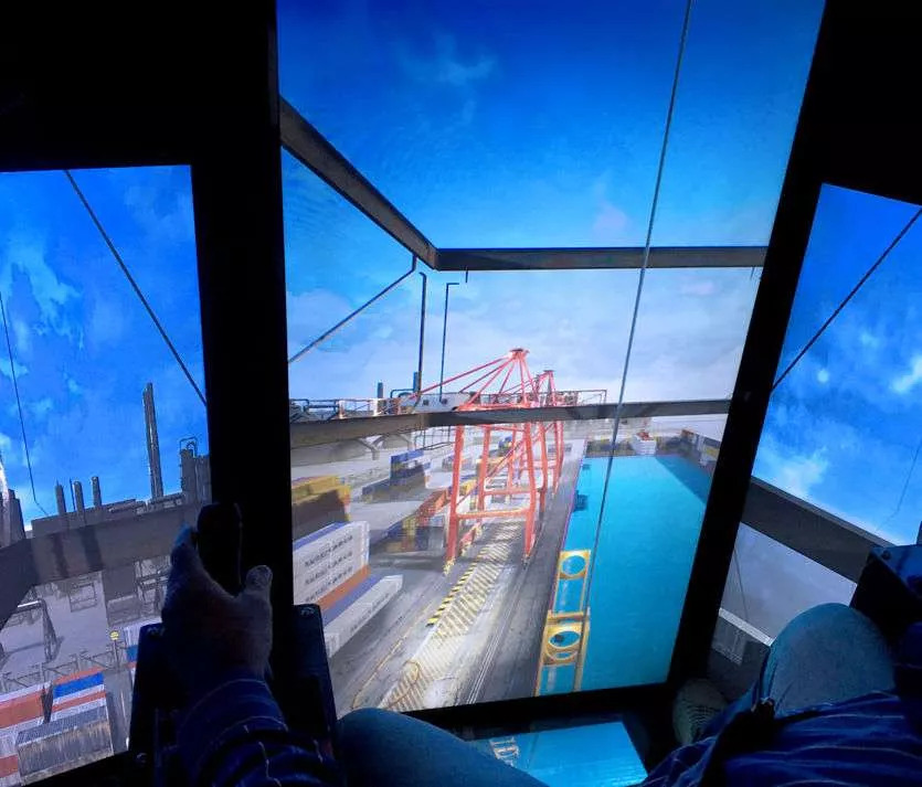 Cabine do simulador de realidade virtual da Tenger